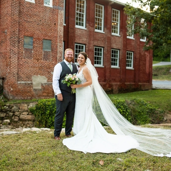 Meet your Posher, Stephanie - Picture 3 of 6